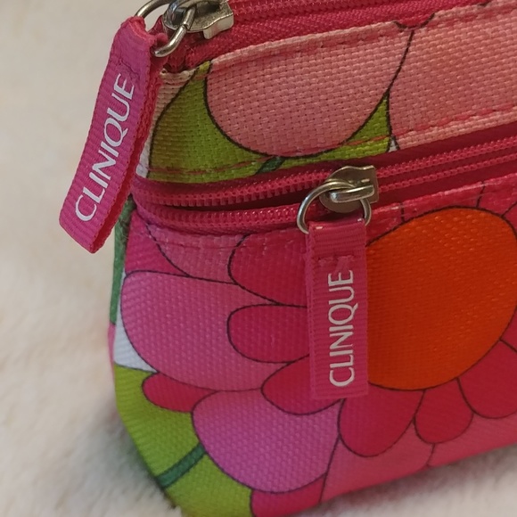 Clinique Floral Cosmetic Bag - Picture 3 of 8